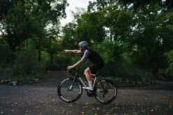 #10_08 Giraffe -Cycling Clothing Store 10 08Giraffe 3000x 8002d3a1 14fe 45e8 913e bc83519e45ee