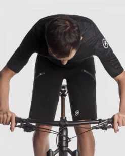 Assos Black Trail SS Men's Jersey 15 Assos Black Trail SS Men's Jersey -Cycling Clothing Store ASSOS 51.20.205.18 31