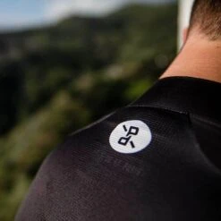 Black Recon Men's Jersey -Cycling Clothing Store PelotonDeParis Black Recon Men CyclingJersey Detail1 VeloVeloSingapore
