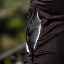 Black Recon Men's Jersey -Cycling Clothing Store PelotonDeParis Black Recon Men CyclingJersey Detail3 VeloVeloSingapore