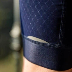 Navy Sprinteur Men's Bib -Cycling Clothing Store PelotonDeParis Sprinteur Navy Men CyclingBib Detail1 VeloVeloSingapore