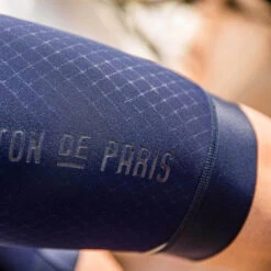 Navy Sprinteur Men's Bib -Cycling Clothing Store PelotonDeParis Sprinteur Navy Men CyclingBib Detail2 VeloVeloSingapore